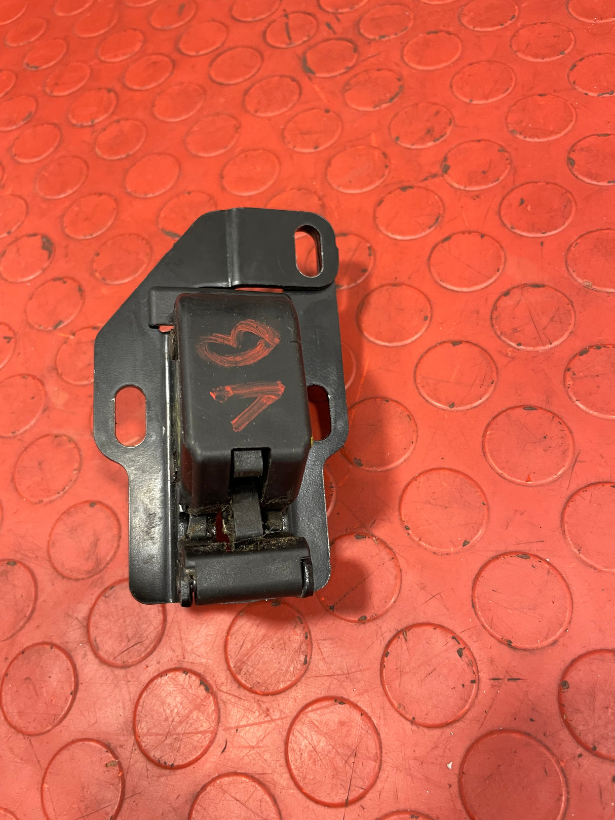 Vauxhall Vivaro/Citroen Dispatch/Peugeot Expert/Toyota Proace/Fiat Scudo BACK DOOR UPPER LOCK LATCH 2016-2024 P/N 96080J01