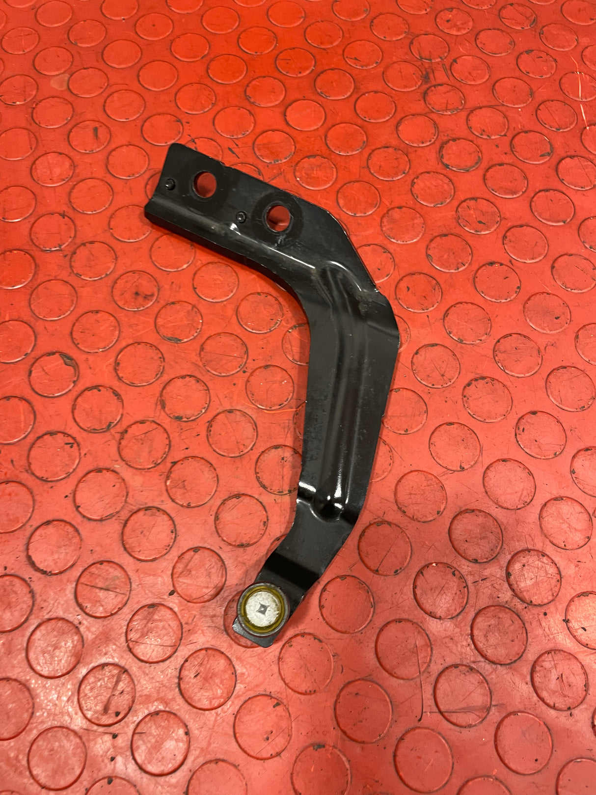 Toyota Proace/Citroen Dispatch/Peugeot Expert/Vauxhall Vivaro SIDE LOADING DOOR TOP ROLLER O/S DRIVERS SIDE  2017-2023   P/N 9823714580