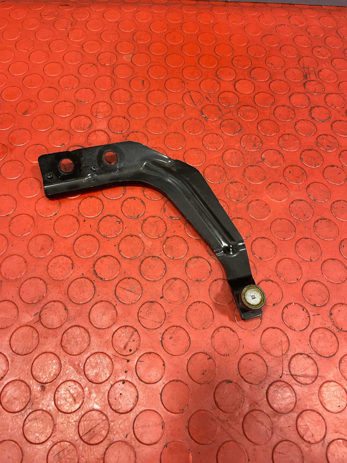 Toyota Proace/Citroen Dispatch/Peugeot Expert/Vauxhall Vivaro SIDE LOADING DOOR TOP ROLLER O/S DRIVERS SIDE  2017-2023   P/N 9823714580