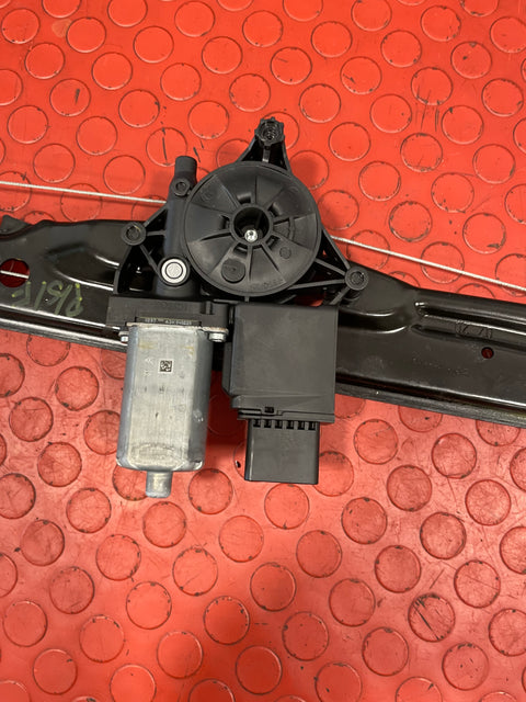 Vauxhall Vivaro/Citroen Dispatch/Peugeot Expert/Toyota Proace WINDOW REGULATOR FRONT PASSENGER'S SIDE  (6 Pin) 2021 P/N 9829503680 - 1