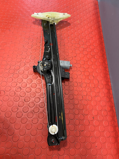 Vauxhall Vivaro/Citroen Dispatch/Peugeot Expert/Toyota Proace WINDOW REGULATOR FRONT PASSENGER'S SIDE  (6 Pin) 2021 P/N 9829503680 - 1