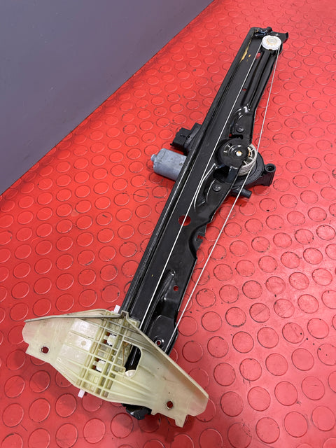 Vauxhall Vivaro/Citroen Dispatch/Peugeot Expert/Toyota Proace WINDOW REGULATOR FRONT PASSENGER'S SIDE  (6 Pin) 2021 P/N 9829503680 - 1