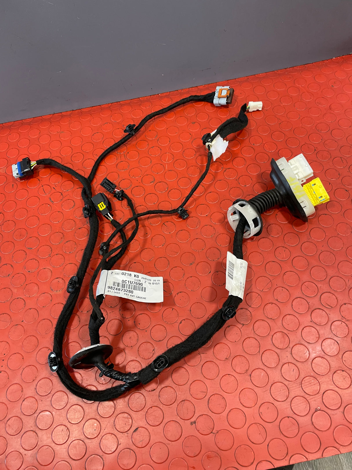 Citroen Dispatch/ Peugeot Expert/Vauxhall Vivaro/Toyota Proace/Fiat Scudo DOOR WIRING LOOM/DOOR HARNESS Front Passenger's Side 2016-2024 P/N 9824873280
