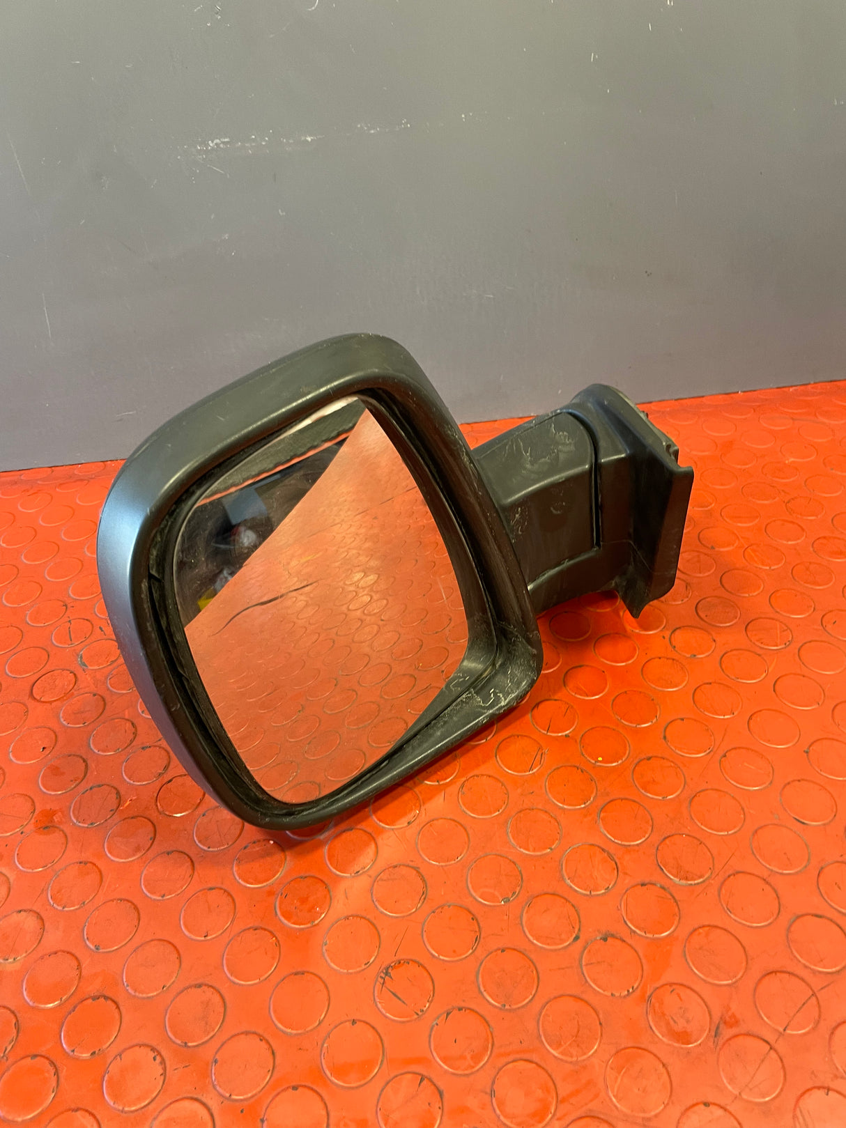 Citroen Berlingo/Peugeot Partner PASSANGER SIDE WING MIRROR (DAMAGED) 2013-2018 P/N9680557880