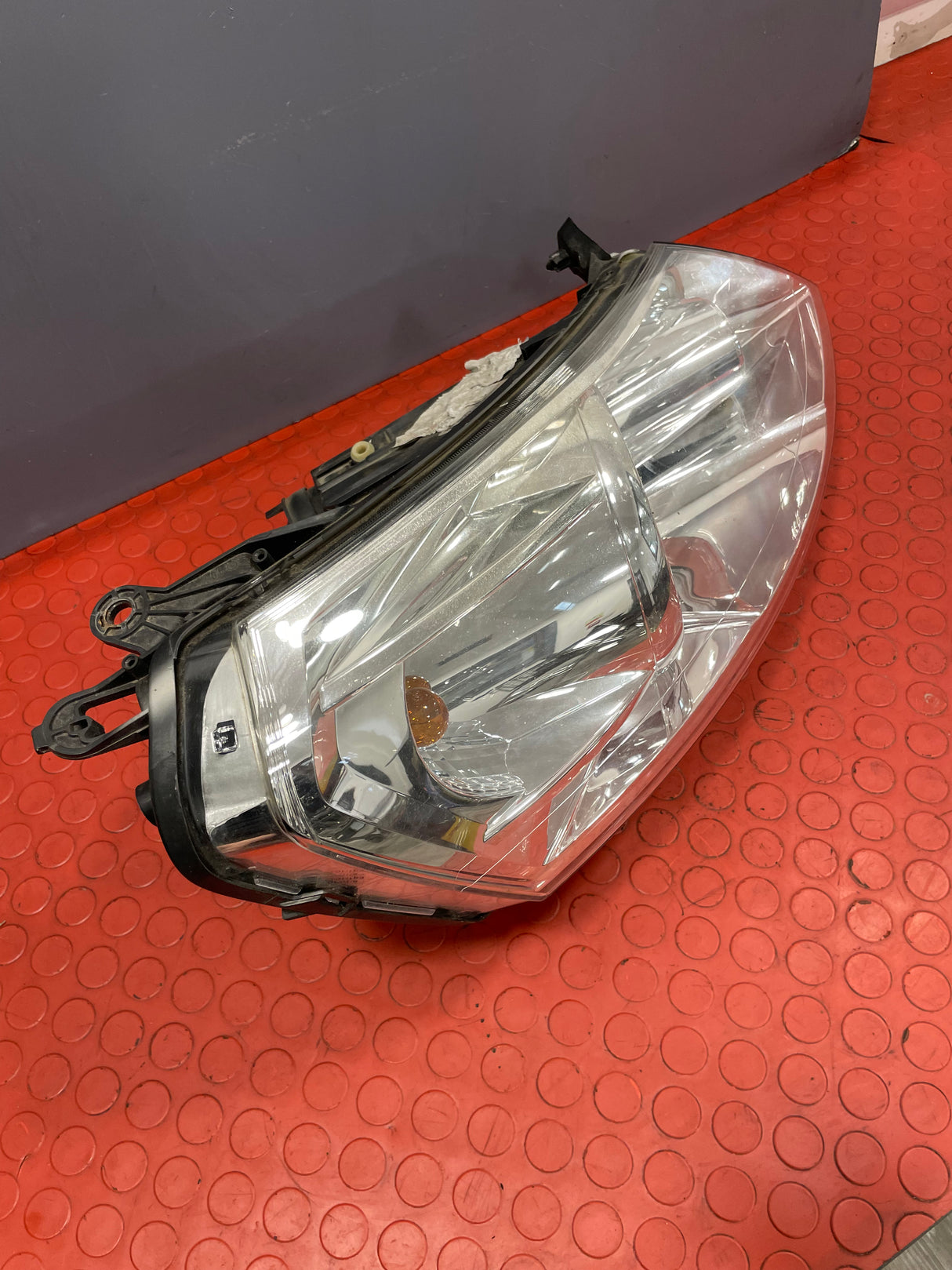 Citroen Dispatch/Peugeot Expert/Toyota Proace City HEADLIGHT Driver's Side O/S 2008-2018 P/N 89902606