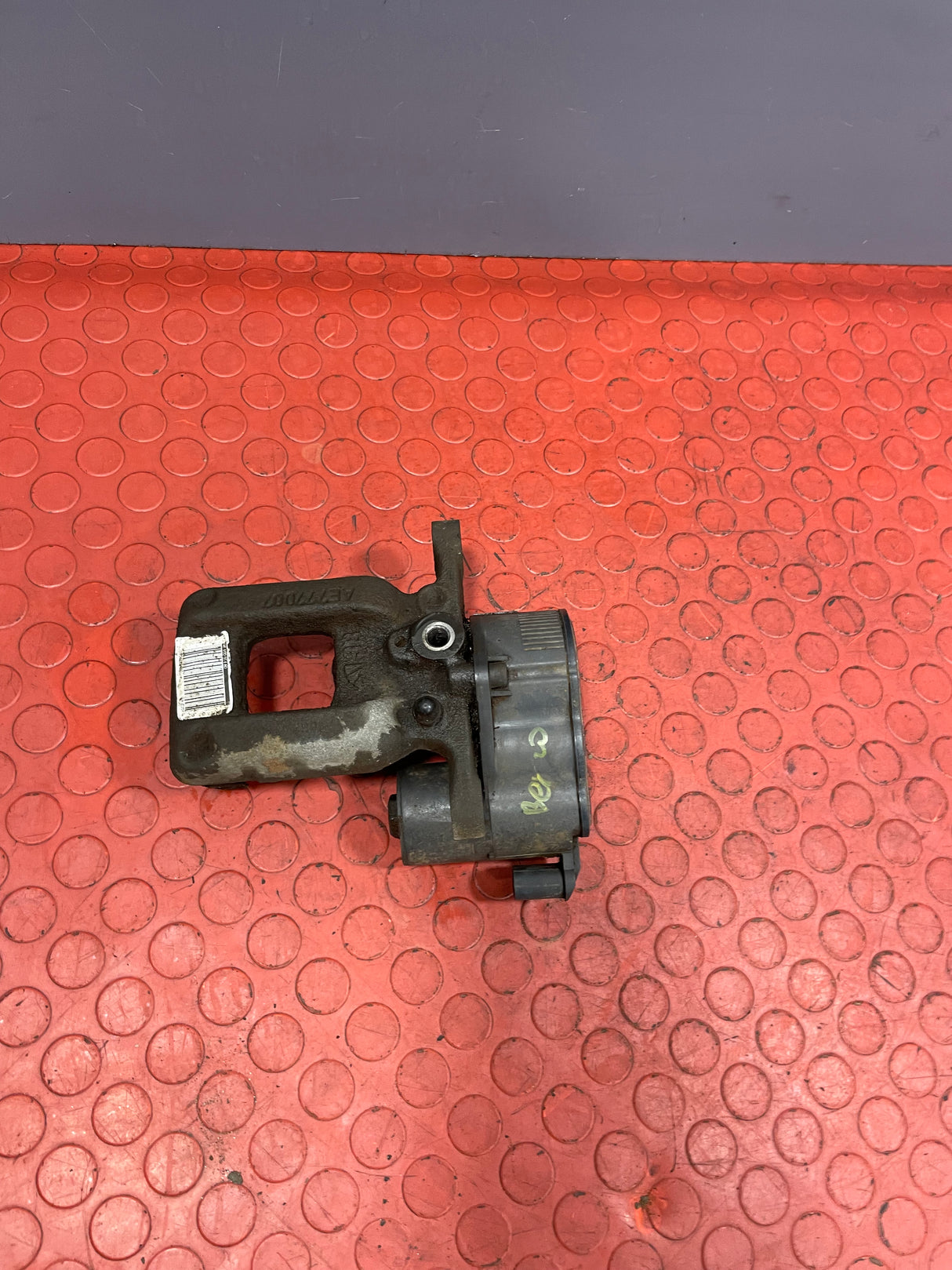 Citroen Berlingo/Peugeot Partner/Vauxhall Combo/Toyota Proace City REAR BRAKE CALIPER (2Pin) Driver's Side 2019-2024 1.5 P/N 9819059480