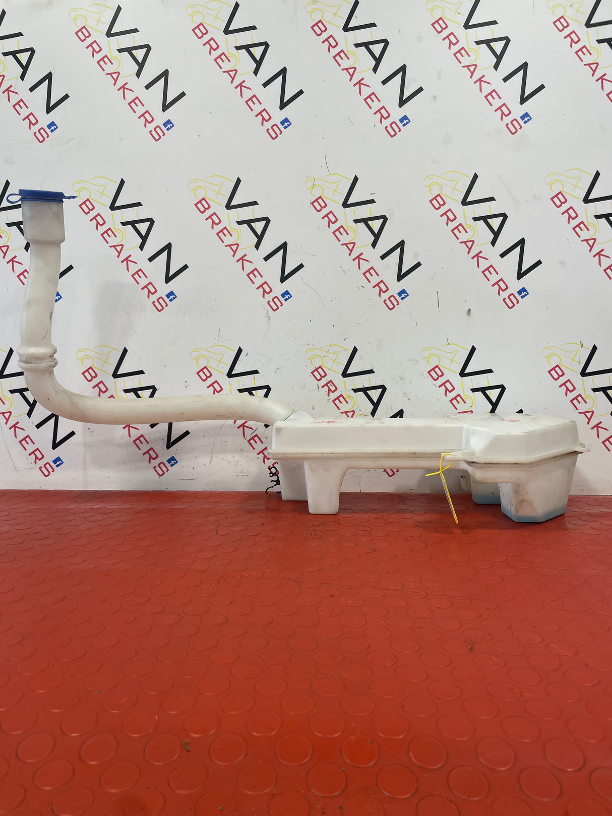 Ford Transit Mk8/Custom WINDSCREEN WASHER BOTTLE WITH FILLER PIPE (NO PUMP) P/N BK2113C087A/N