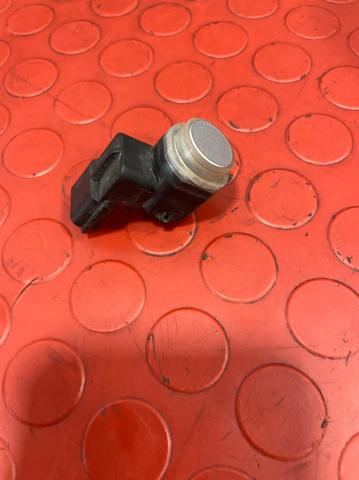 Vauxhall Vivaro/Renault Trafic REAR PARKING SENSOR (SILVER) 2017 P/N 284428691R