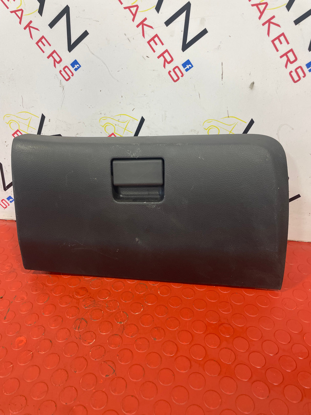 Nissan Navara GLOVE COMPARTMENT 2018 P/N 243134KJ1A