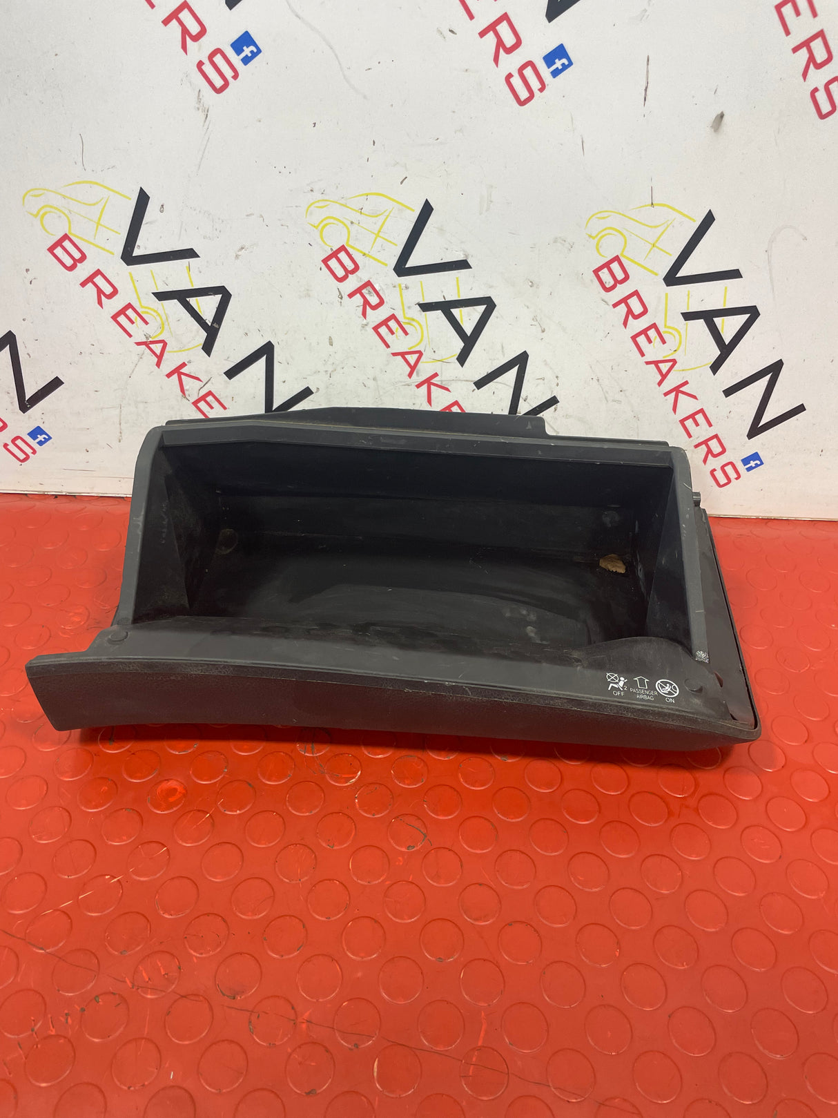 Nissan Navara GLOVE COMPARTMENT 2018 P/N 243134KJ1A