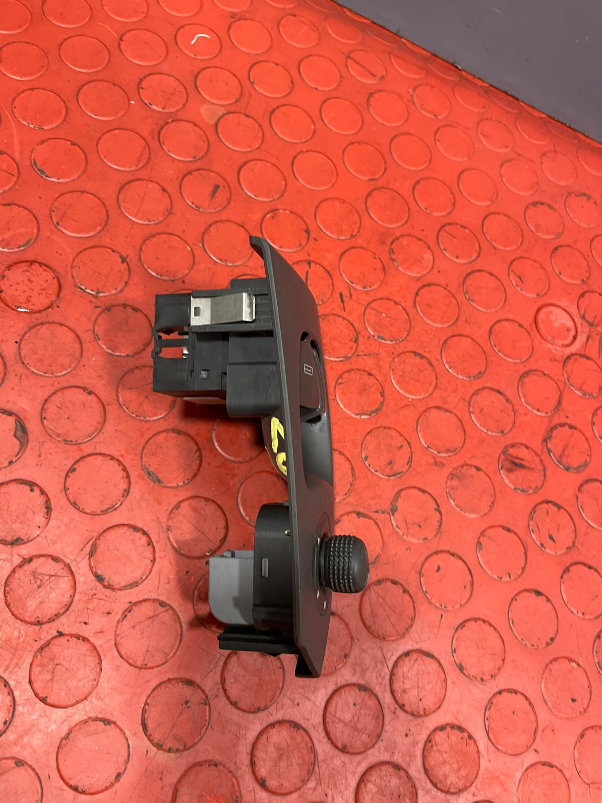 Citroen Relay/Fiat Ducato/Peugeot Boxer WINDOW CONTROL SWITCH Driver's Side 2002-2006 P/N 735335417