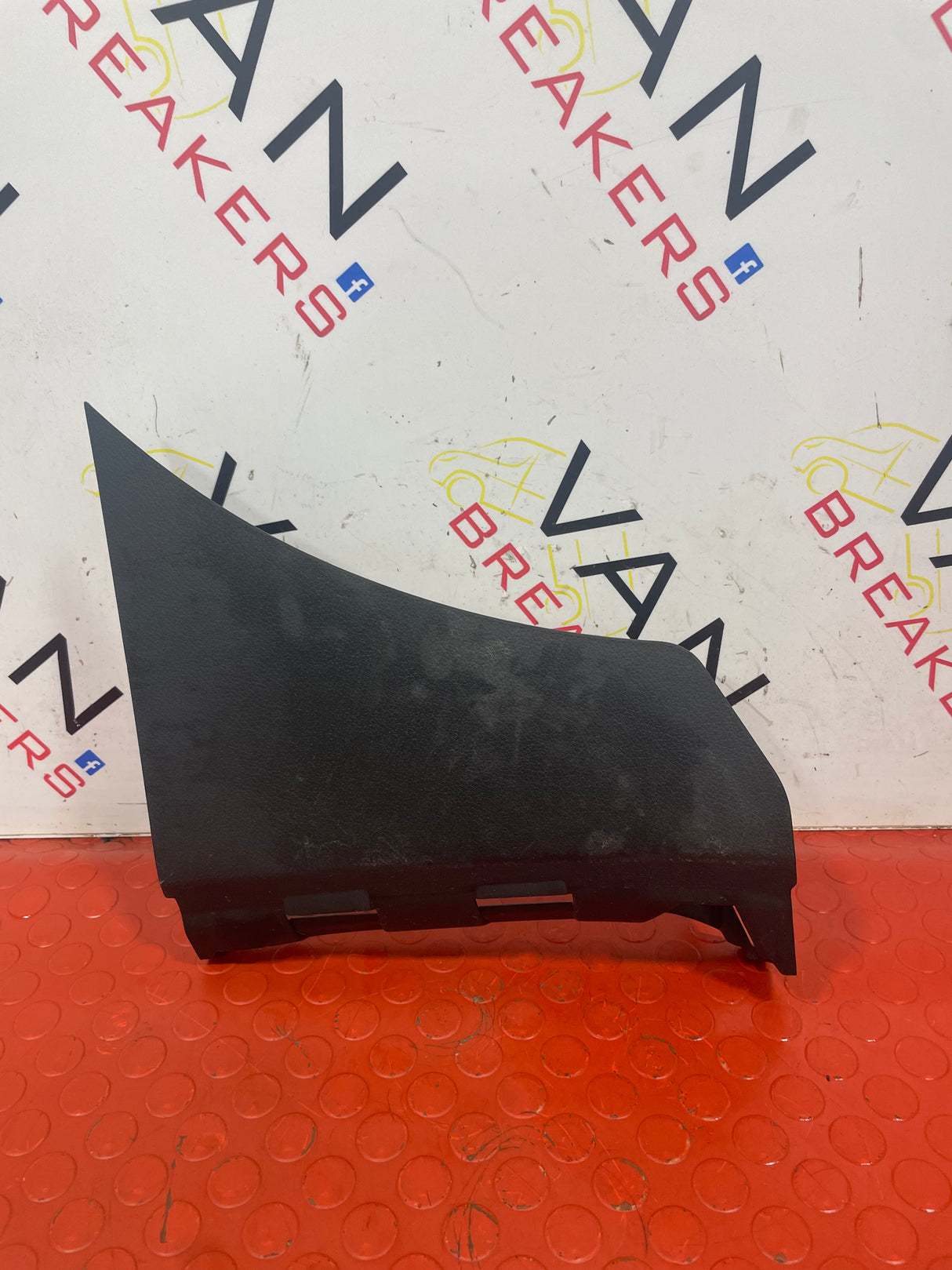 Nissan Navara FOOT AREA SIDE TRIM (LEFT) 2015-2024 P/N 669014JA0A