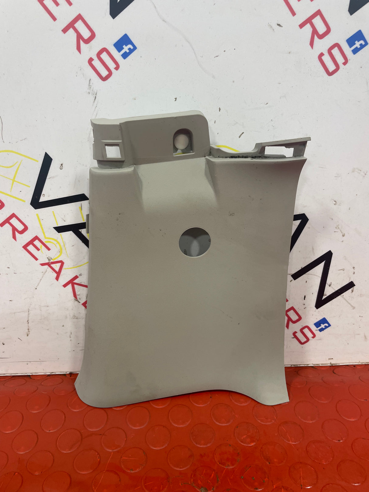 Nissan Navara P/S REAR PILLAR TRIM 2015-2024 P/N 769374KJ2A