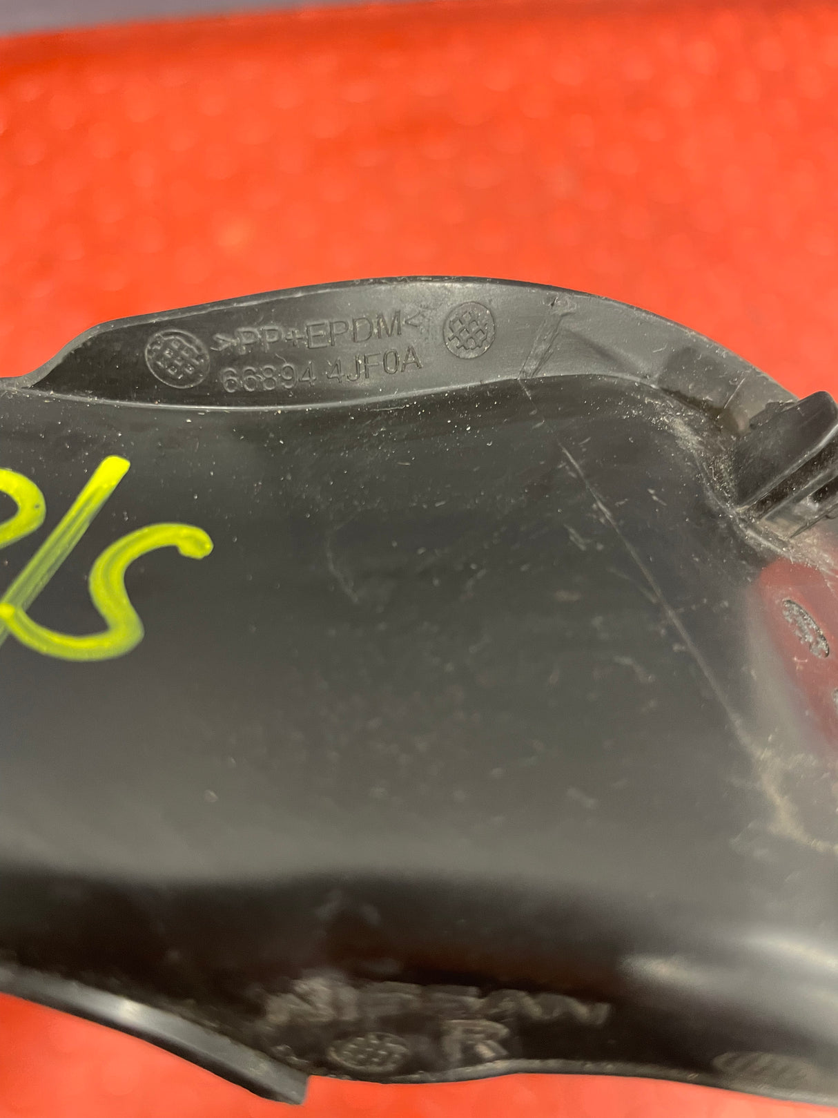 Nissan Navara FRONT FENDER CORNER FINISH TRIM Driver's Side 2016-2023 P/N 668944JF0A