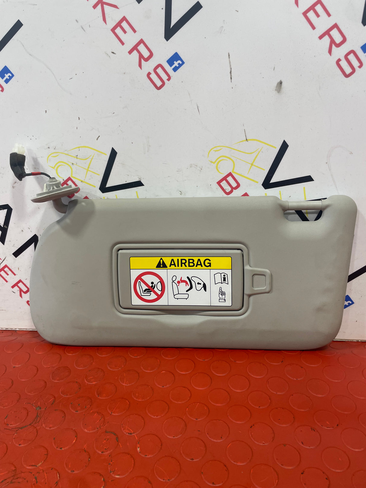 Nissan Navara P/S SUN VISOR 2015-2024 P/N 964015JU0D