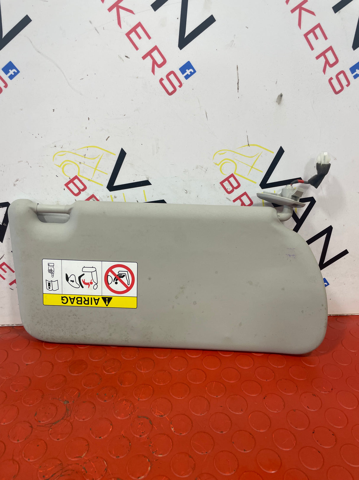 Nissan Navara P/S SUN VISOR 2015-2024 P/N 964015JU0D