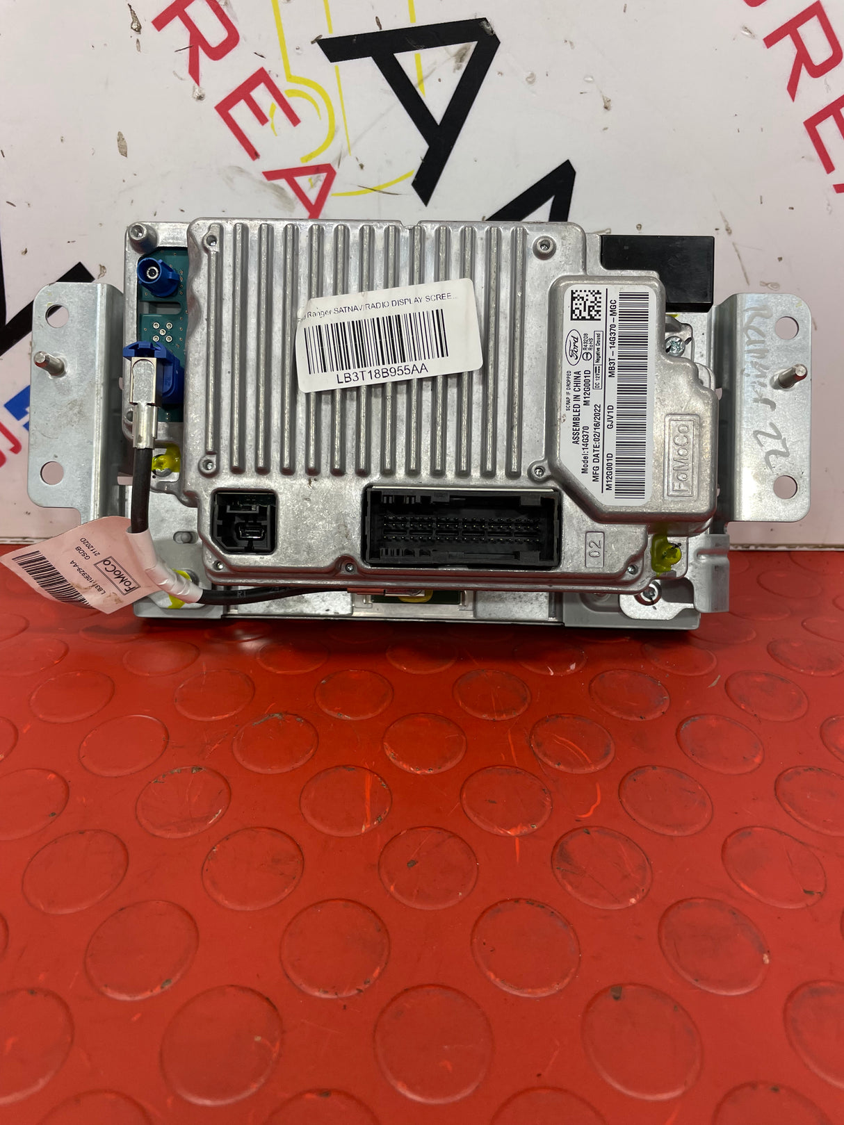 Ford Ranger  GPS NAVIGATION CONTROL UNIT  2022 (SMALL MARK ON SCREEN. SEE PICTURES) RADIO  P/N  MB3T14G370MGC