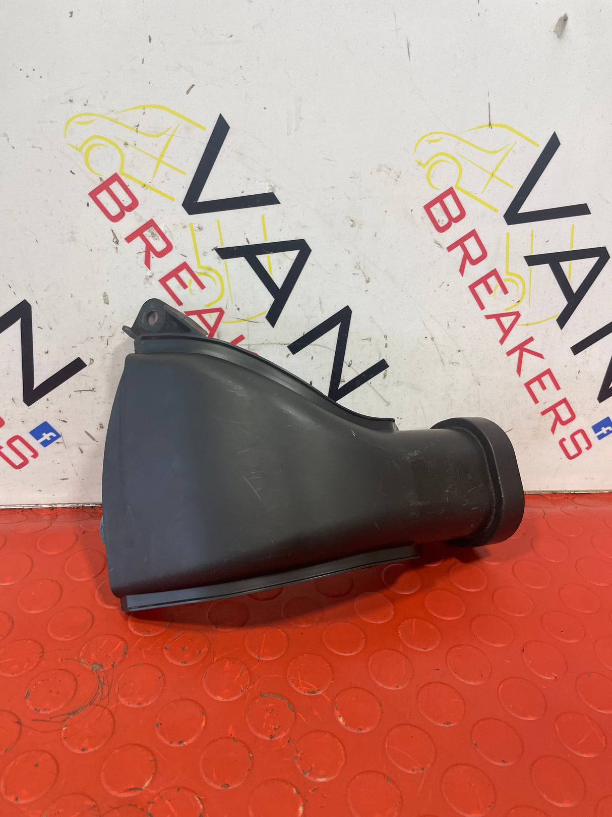 Nissan Navara AIR INTAKE DUCT 2015-2024 P/N 1181953S02