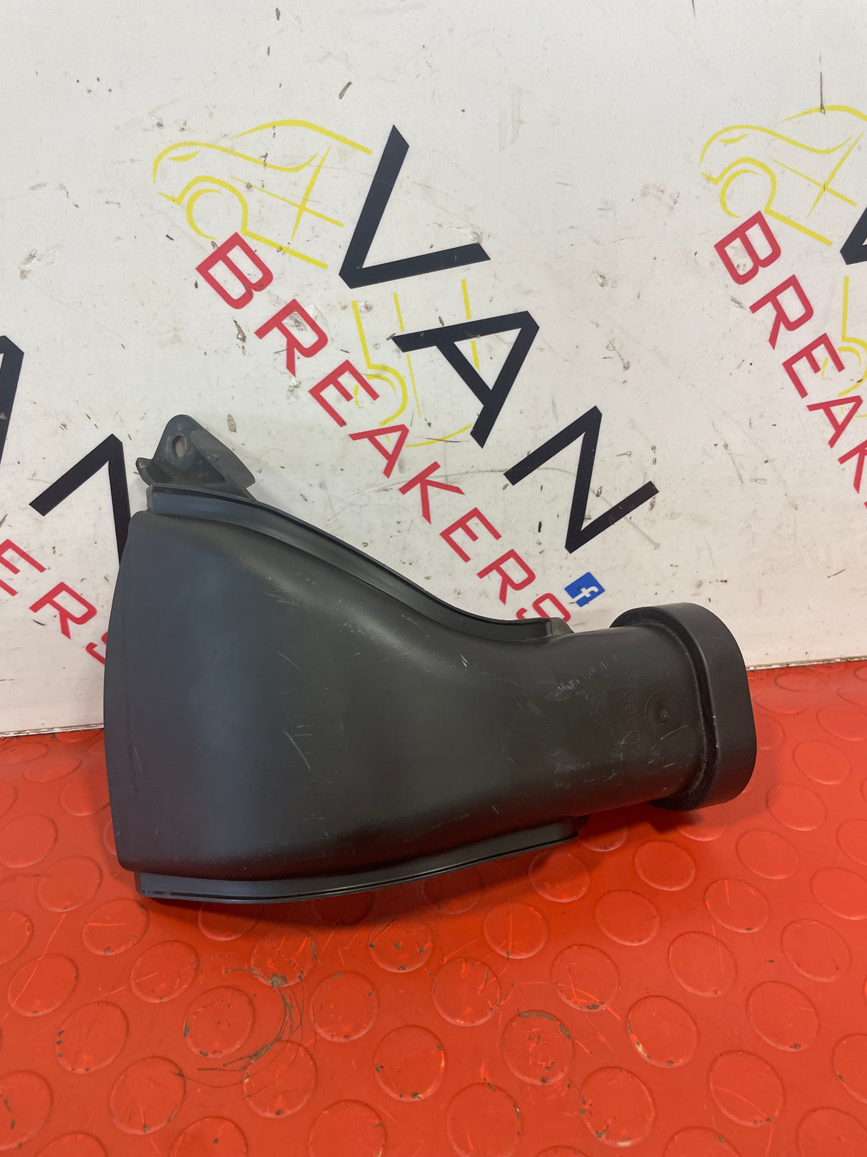 Nissan Navara AIR INTAKE DUCT 2015-2024 P/N 1181953S02