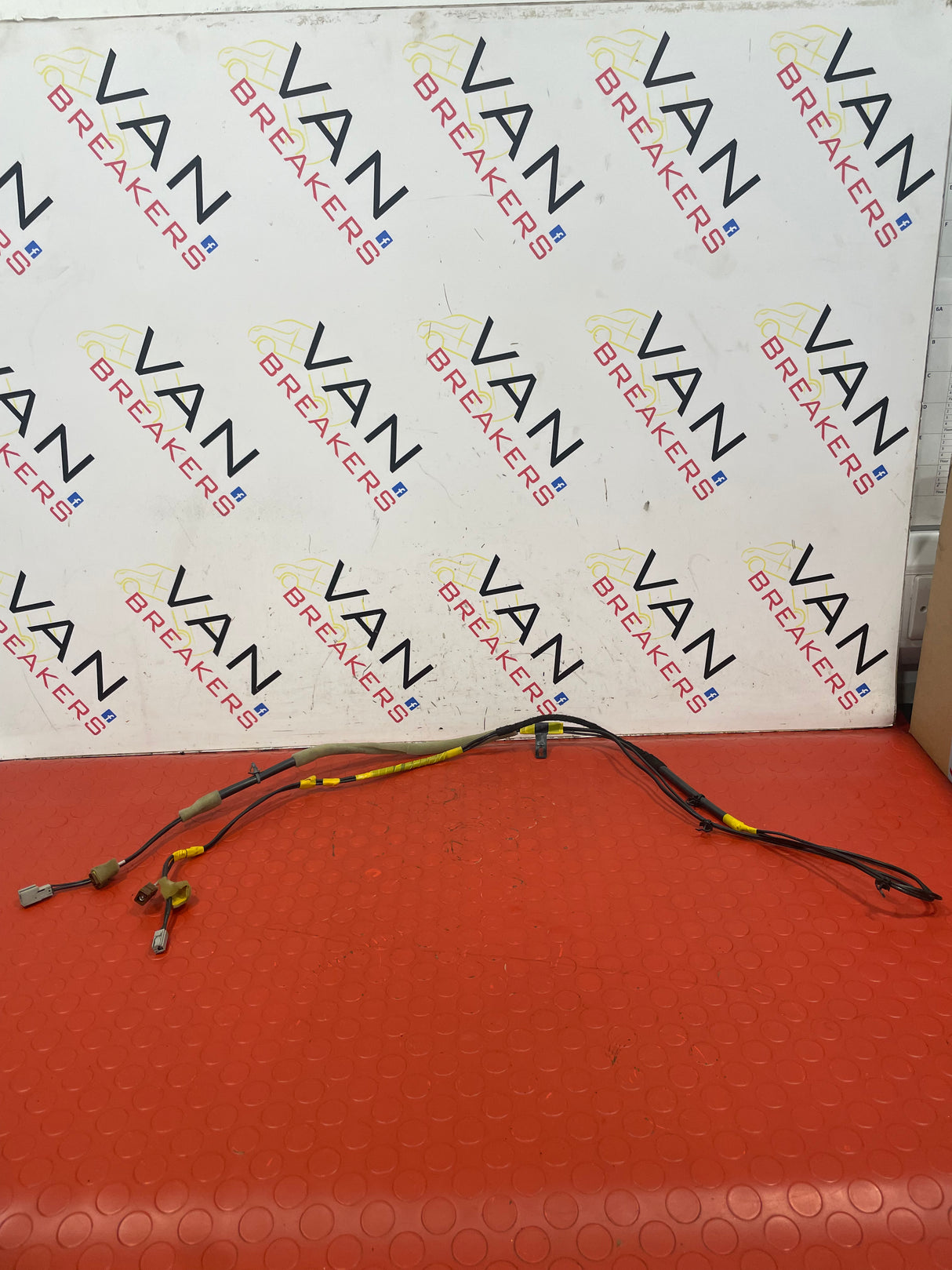 Nissan Navara ANTENNA FEED CABLES 2015-2024 P/N 28243EB410