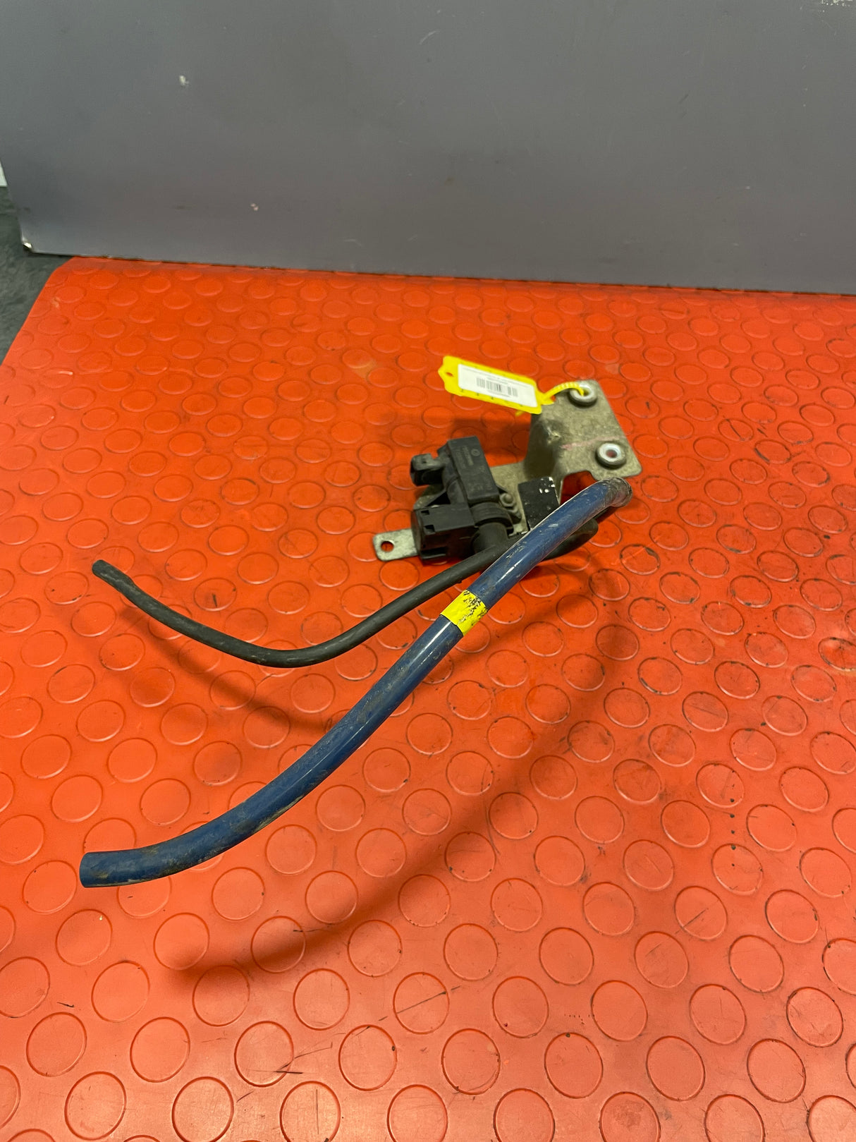 Fiat Doblo/Peugeot Bipper TURBO PRESSURE SOLENOID AND BRACKET 2013 P/N 55228986