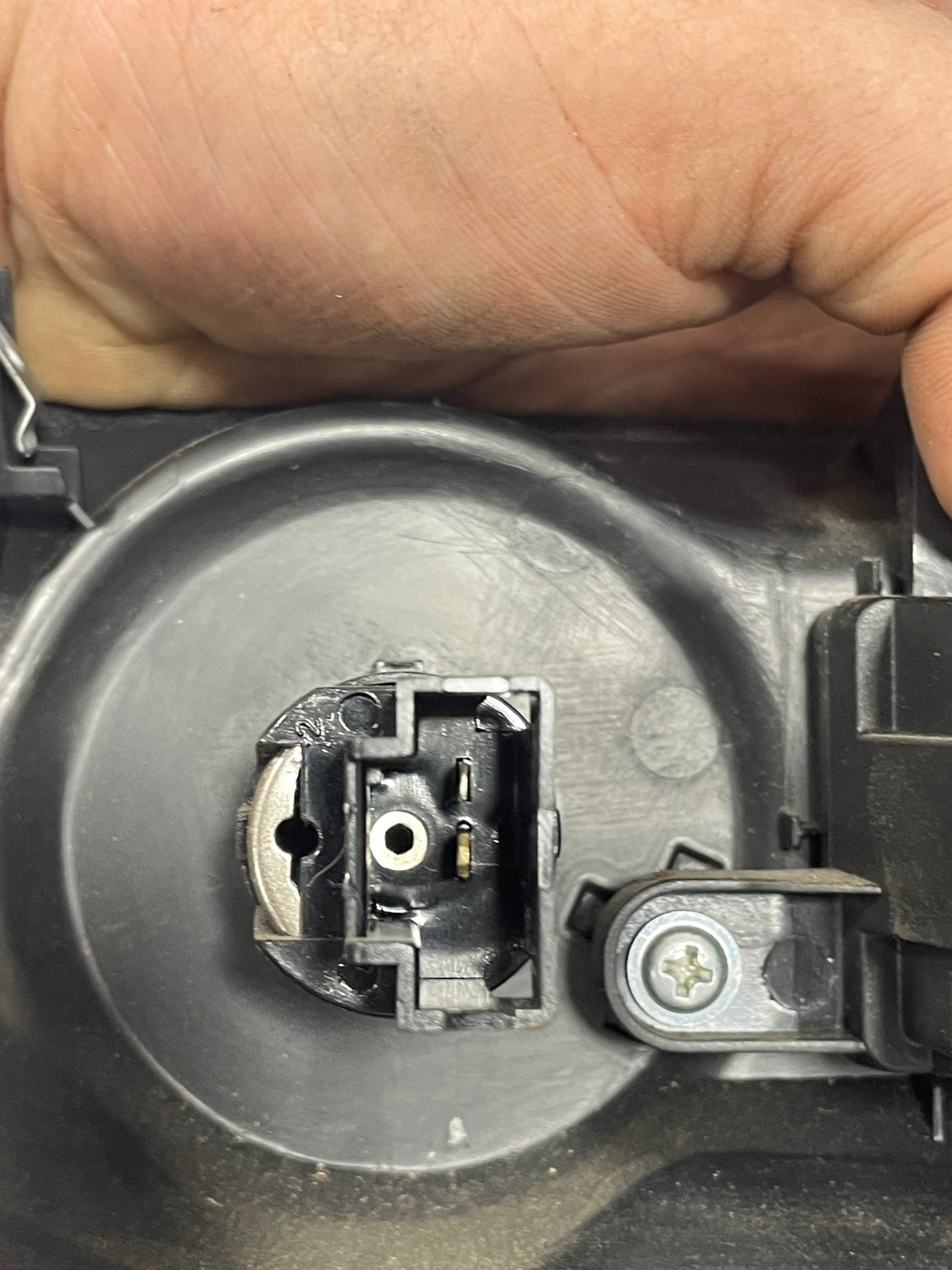 Nissan Navara DRIVETRAIN CONTROL PANEL 2015-2024 P/N 682464KJ0A