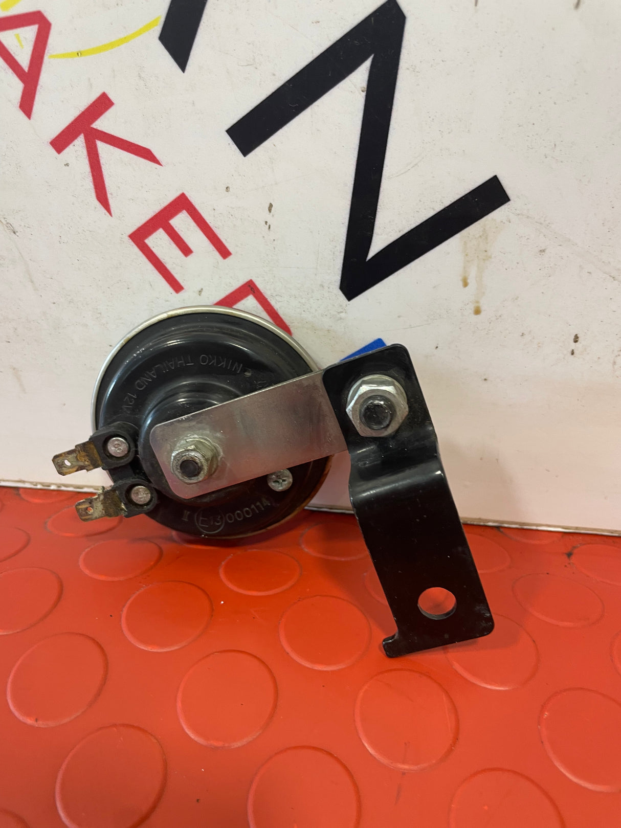 Nissan Navara HIGH HORN SIGNAL 2015-2024 P/N E13000114