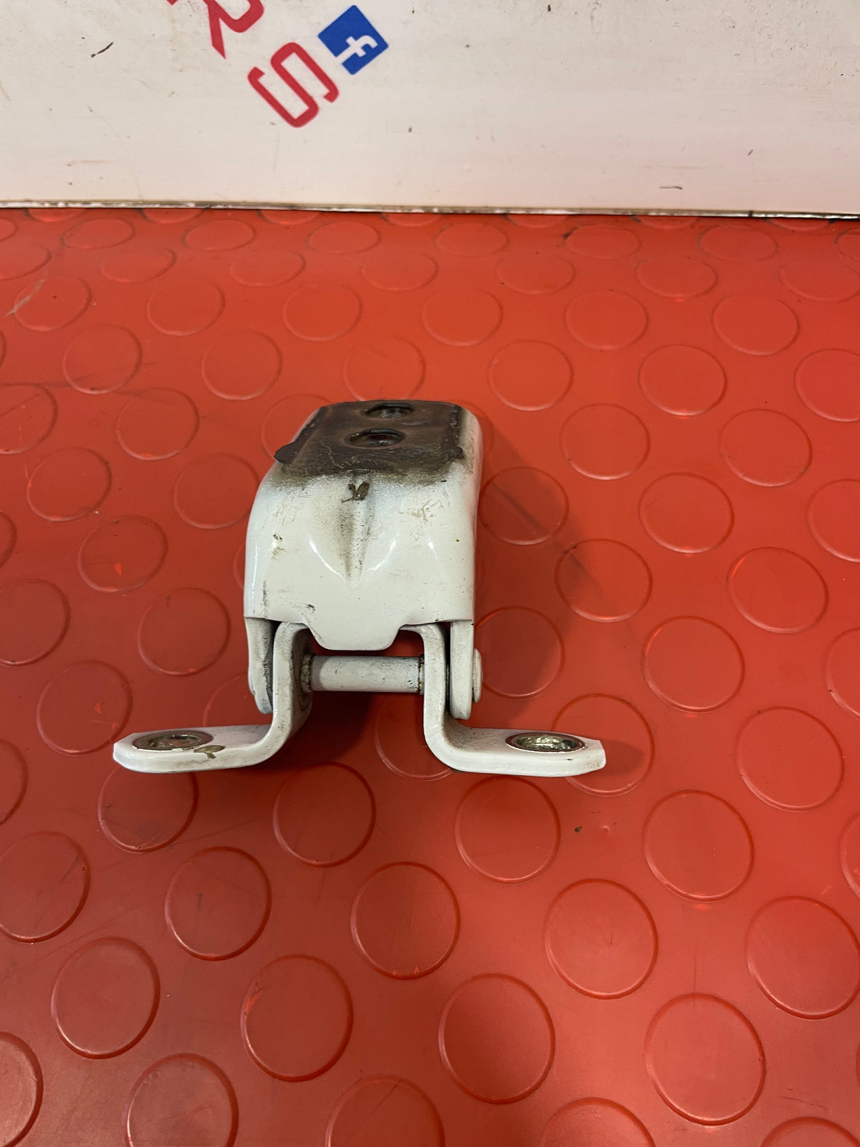 Nissan Navara D/S REAR DOOR HINGE 2015-2024 P/N 82420ZP80A