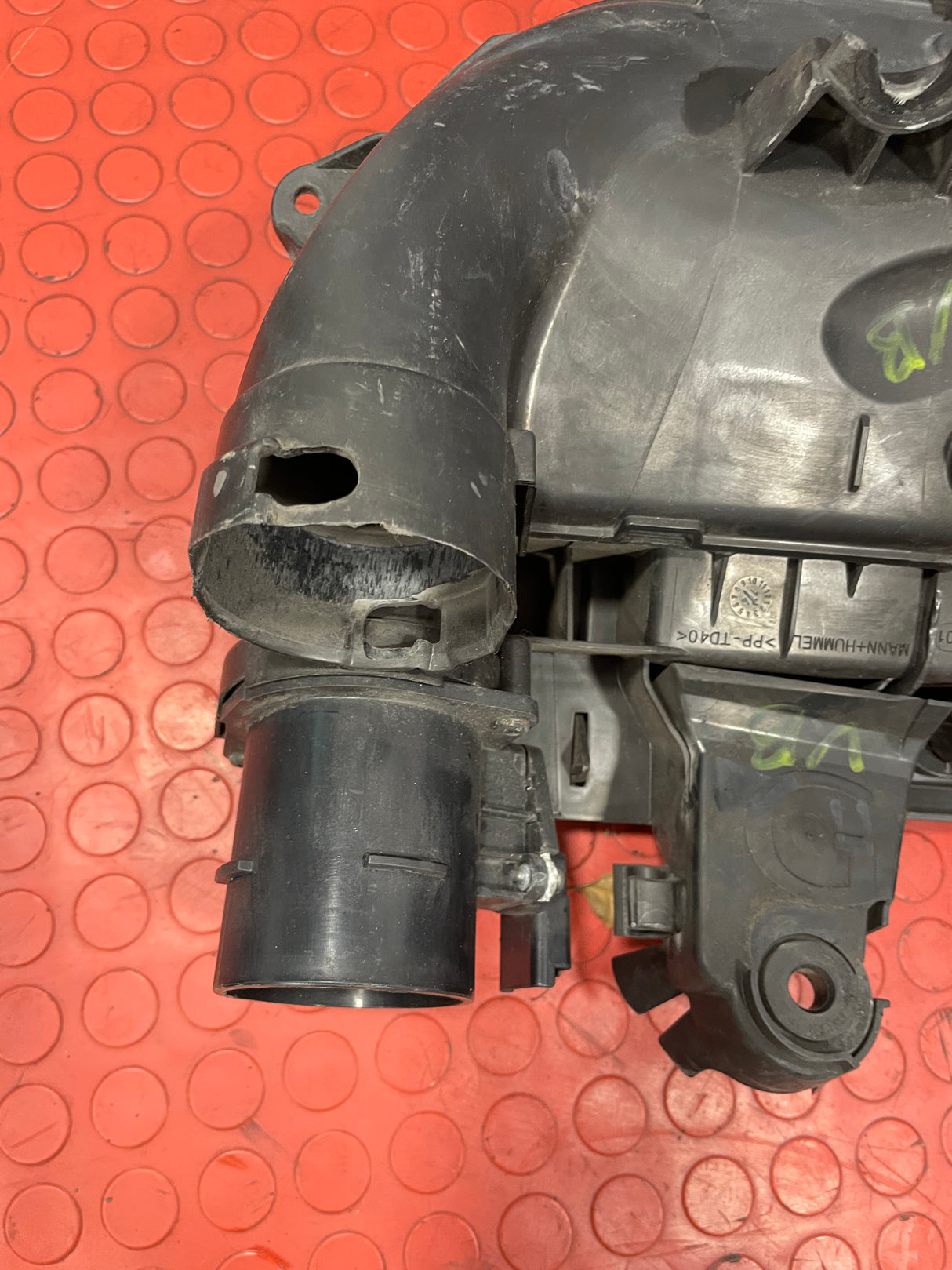 Citroen Berlingo/Peugeot Partner AIRBOX WITH AIR FLOW SENSOR & AIR FILTER (repaired hairline crack) 1.6hdi 2008-2016 P/N 9673061080-1