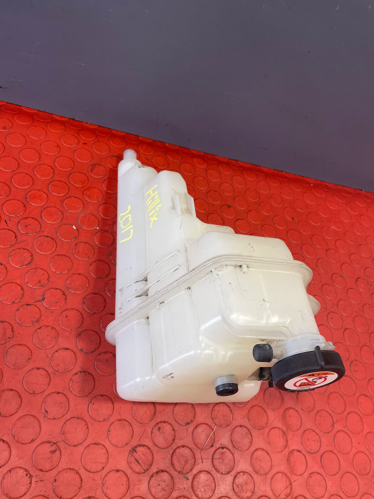 Toyota Hilux COOLANT RESERVOIR/EXPANSION BOTTLE 2016-2023  P/N 166400E010