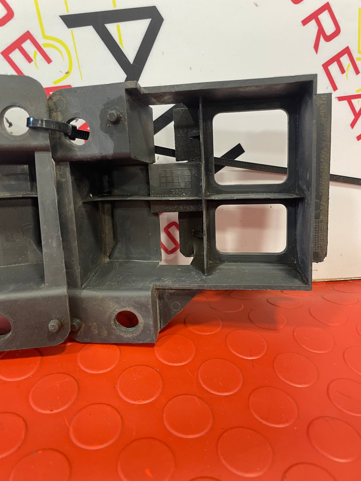 Mercedes Sprinter 906 FRONT BUMPER BRACKETS 2011   P/N A9066850263 A