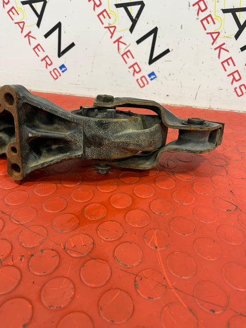 Peugeot Partner/Citroen Berlingo LOWER ENGINE DRIVESHAFT MOUNT 1.6 2008-2018  P/N 9651493280