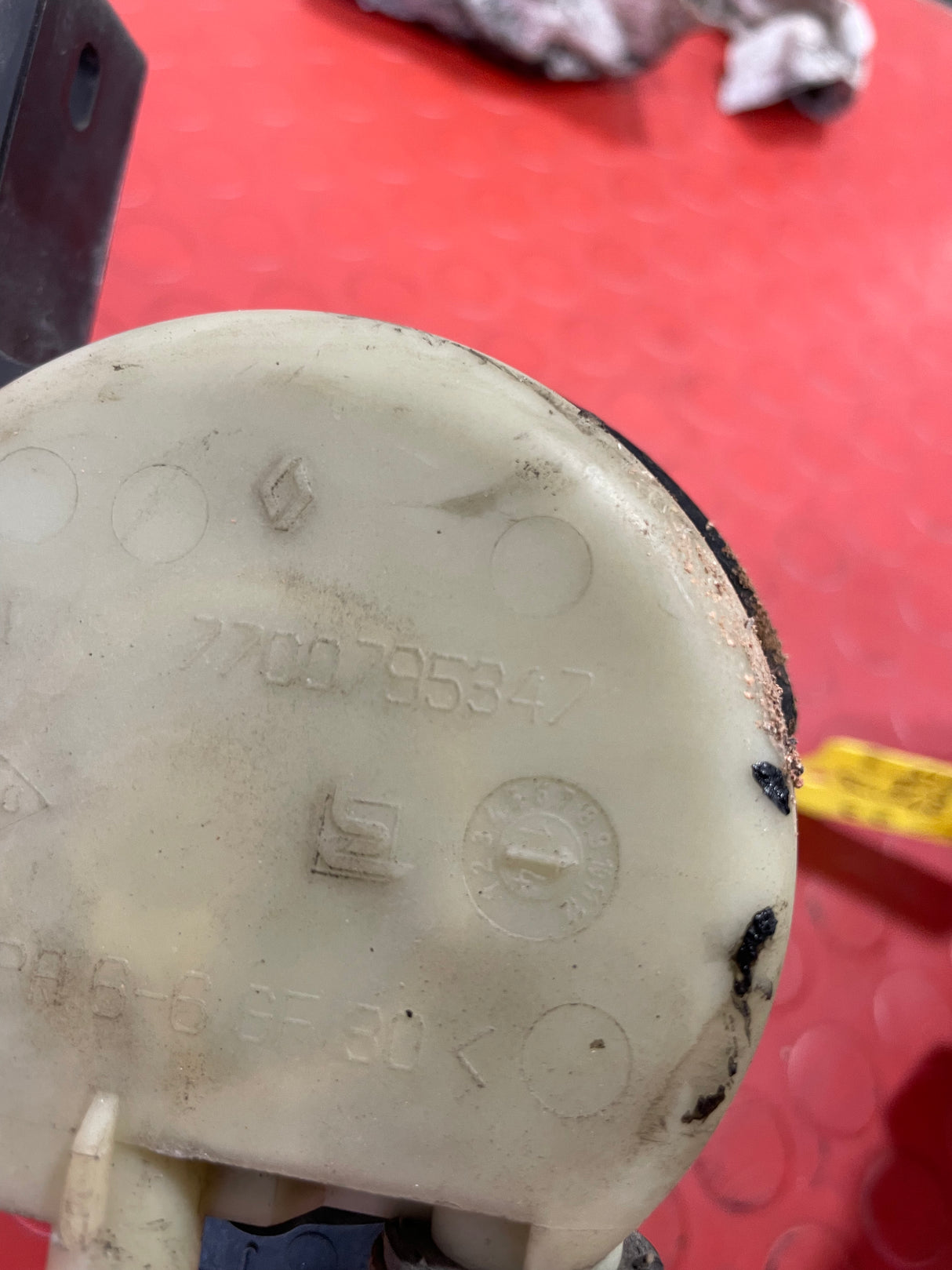 Renault Master POWER STEERING PUMP WITH HOSE AND POWER STEERING FLUID TANK 2.3 2015 P/N 7651955187