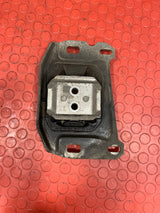 Vauxhall Vivaro/Citroen Berlingo/Dispatch/Peugeot Partner/Expert/Toyota Proace/Fiat Scudo GEARBOX MOUNT/TRANSMISSION MOUNT 2016-2024 P/N 9807420980 - 1