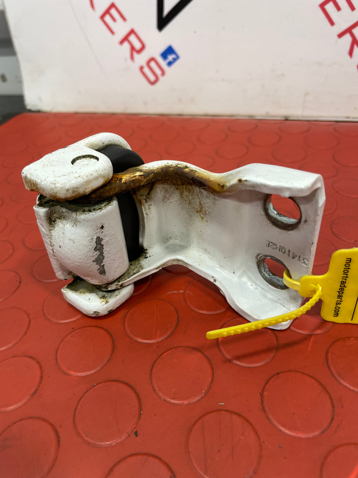 Ford Transit REAR BACK DOOR TOP HINGE PASSENGERS SIDE mk7 2007-2013 P/N 1752702