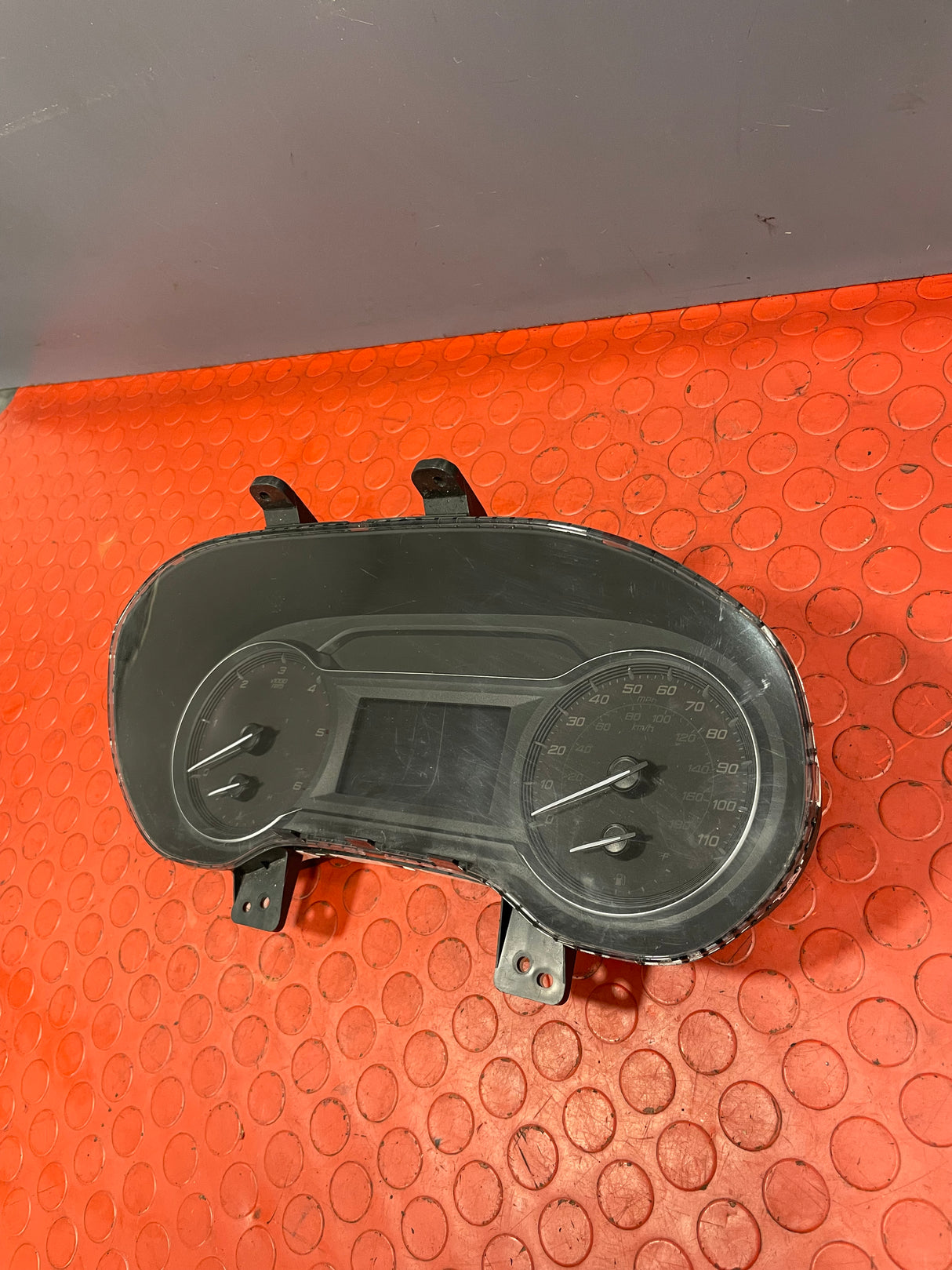 Saic Maxus Deliver 9 SPEEDOMETER / INSTRUMENT CLUSTER PANEL 2.0 2021-2024 P/N C00099528