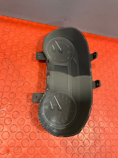 Saic Maxus Deliver 9 SPEEDOMETER / INSTRUMENT CLUSTER PANEL 2.0 2021-2024 P/N C00099528