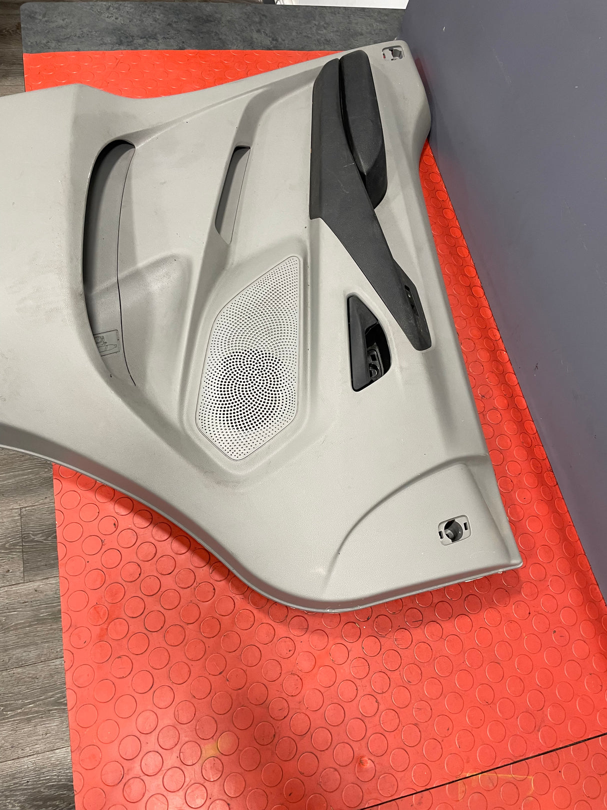 Saic Maxus Deliver 9 DOOR CARD TRIM Front Passenger's Side 2.0 2021-2024 P/N C00078397