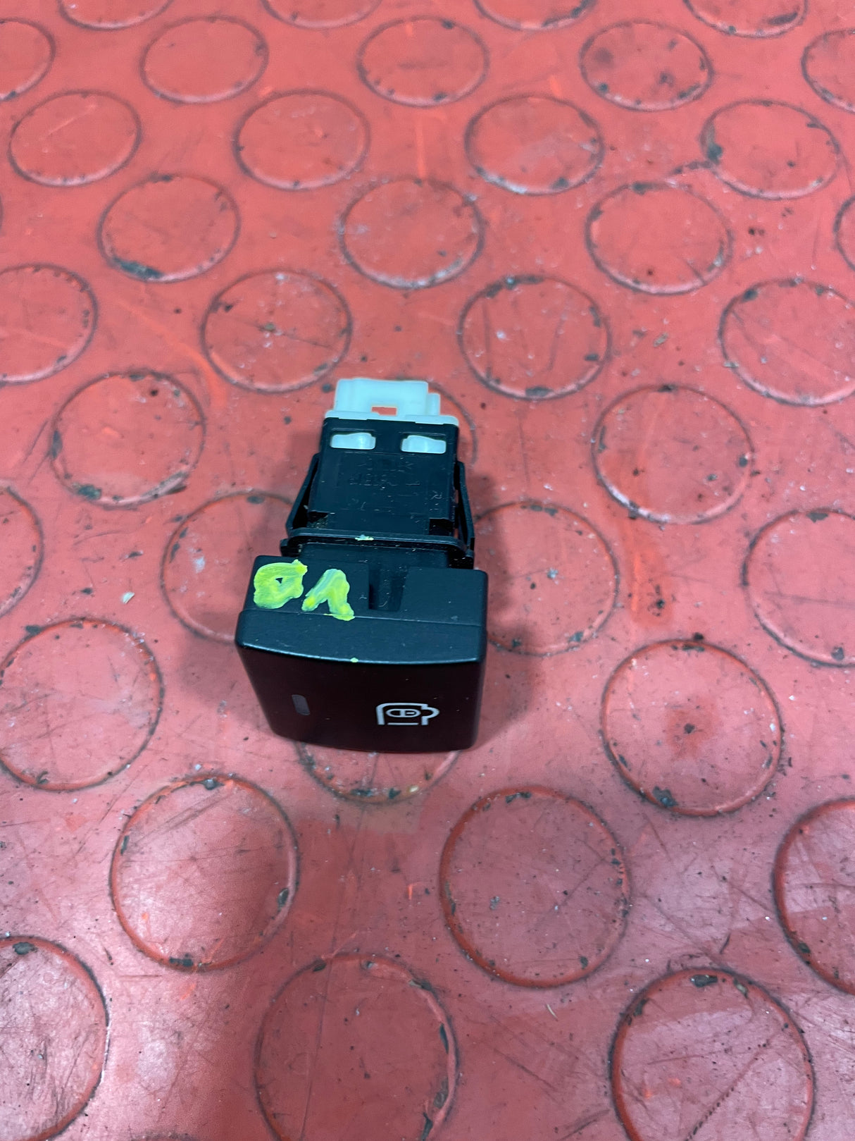 Citroen Berlingo/Peugeot Partner REAR CENTRAL LOCKING SWITCH 2008-2018 P/N 96583098XT