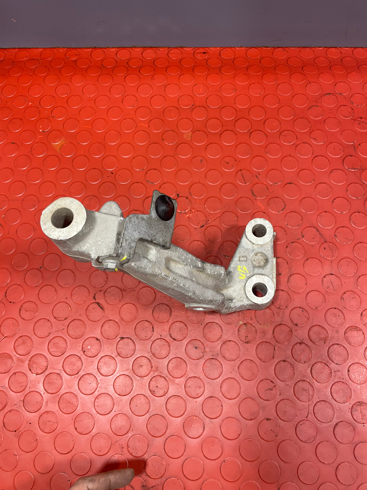 Citroen Berlingo/Peugeot Partner ENGINE MOUNT BRACKET/SUBFRAME (1pc) 2019-2023 P/N 967763018003