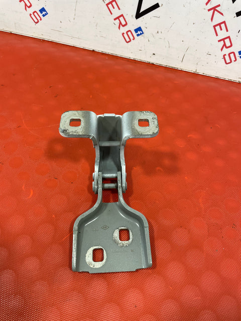 Renault Master MK3 FRONT DOOR HINGE RIGHT DRIVERS SIDE  P/N 804000006R