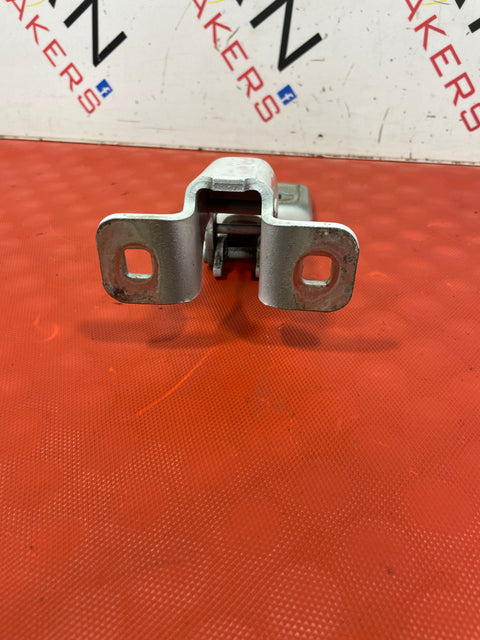 Renault Master MK3 FRONT DOOR HINGE RIGHT DRIVERS SIDE  P/N 804000006R
