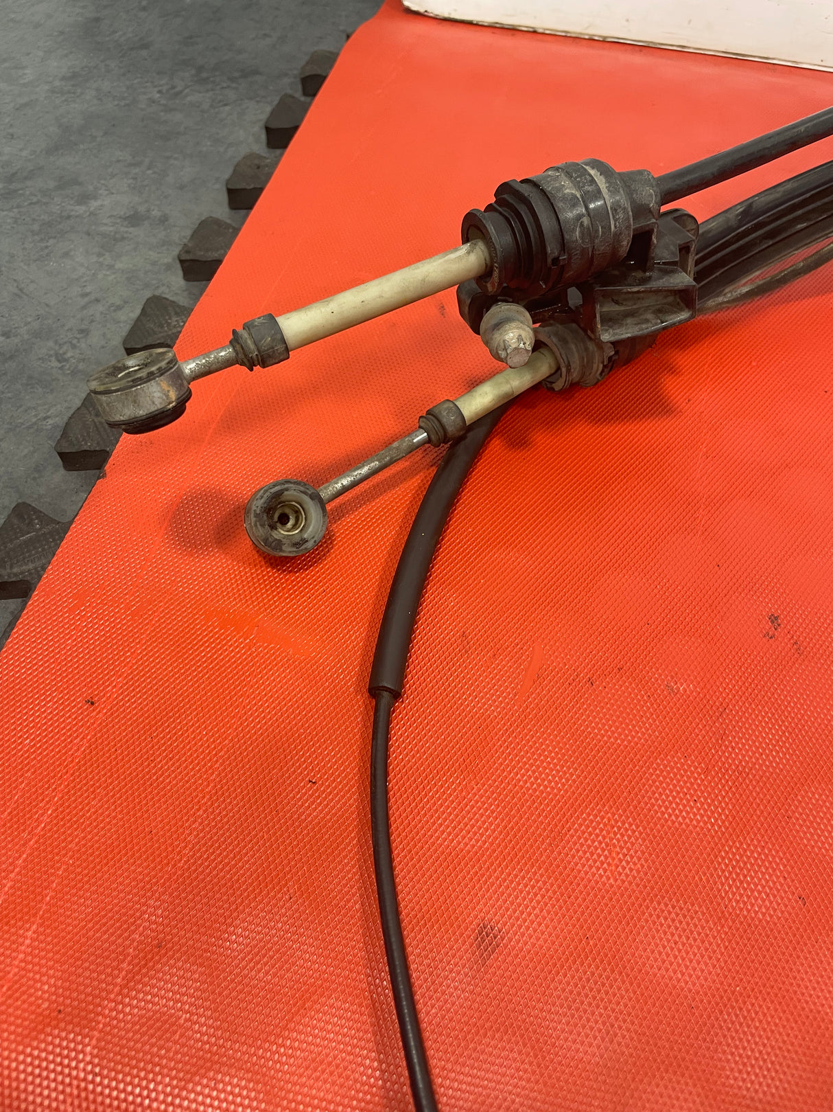 Citroen Dispatch/Peugeot Expert 6-SPEED GEAR LEVER WITH GEAR CABLES 2017-2023 P/N 9809544180