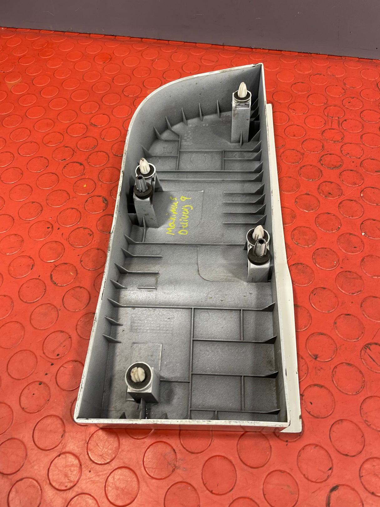 Saic Maxus Deliver 9 MOULDING TRIM Driver's Side 2021-2024 P/N C00097782