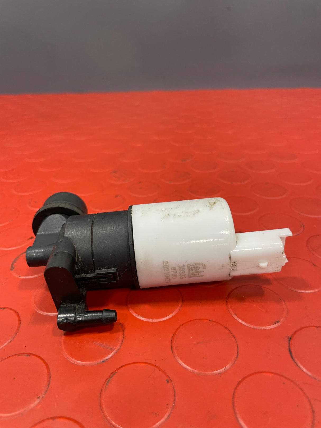 Citroen/Peugeot WINDSCREEN WASHER WATER PUMP P/N 363338790