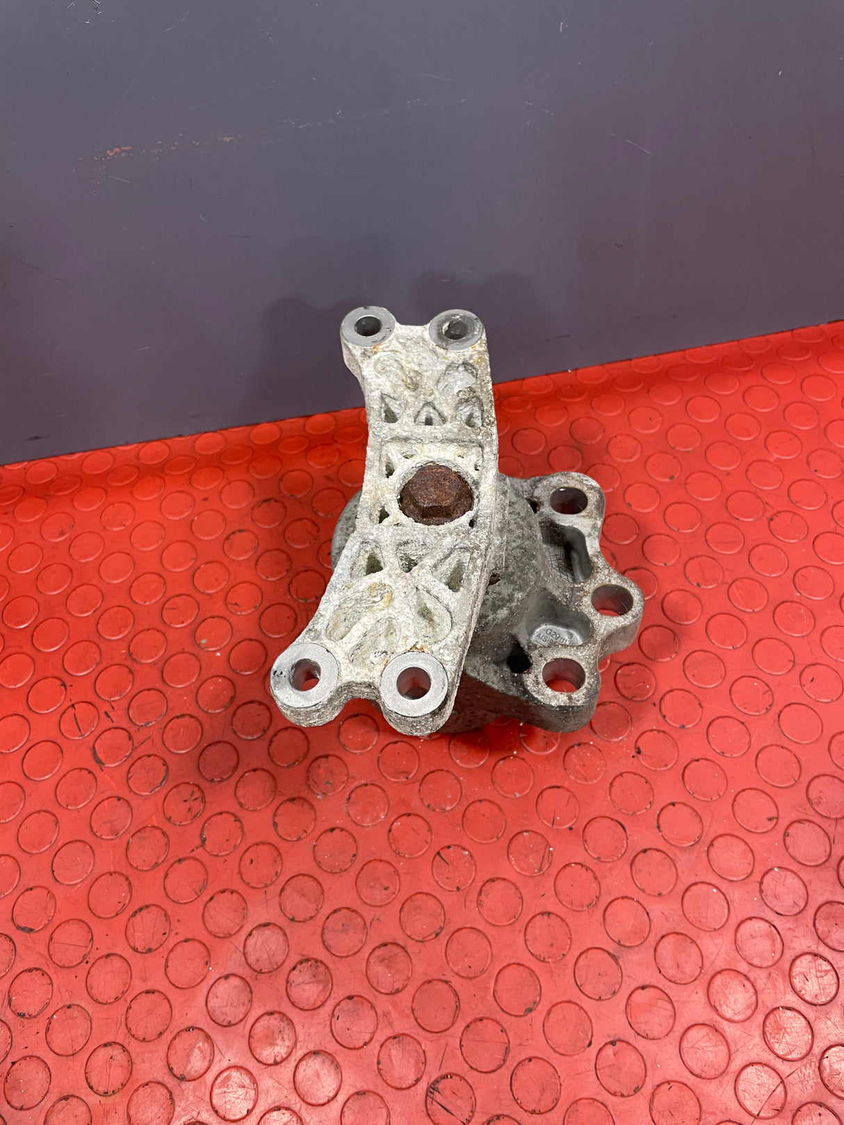 Ford Transit Custom ENGINE SUPPORT/ENGINE MOUNT 2.2 2013-2016 P/N G2911138