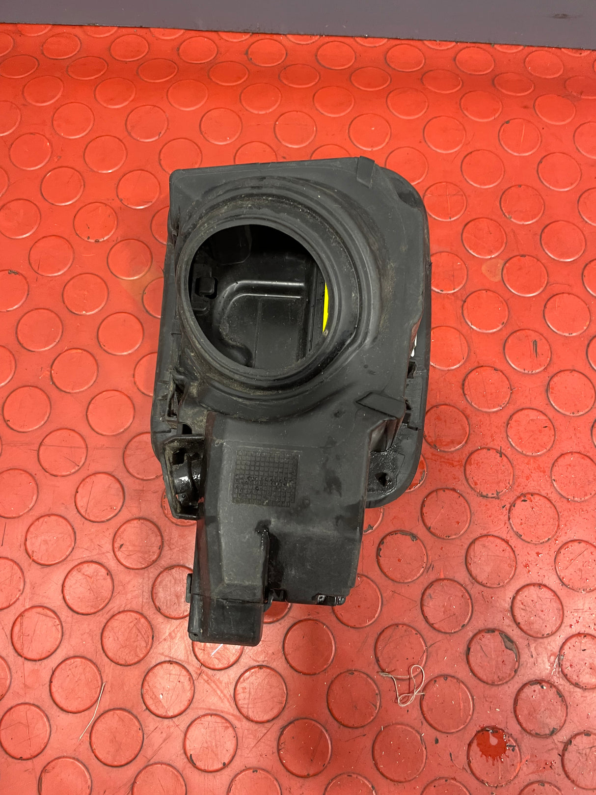 Citroen Dispatch/Peugeot Partner/Vauxhall Vivaro/Toyota Proace/Fiat Scudo FUEL COVER DOOR/FUEL FILLER CAP (BLACK) 2016-2024 P/N 9808725080