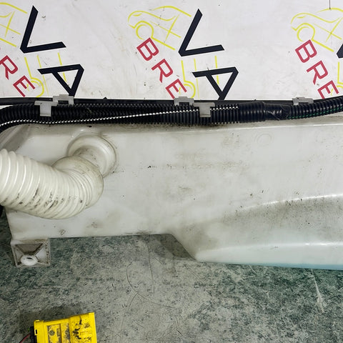 Peugeot Expert/Citroen Dispatch WASHER BOTTLE AND PUMP 2018 P/N A2C96222700