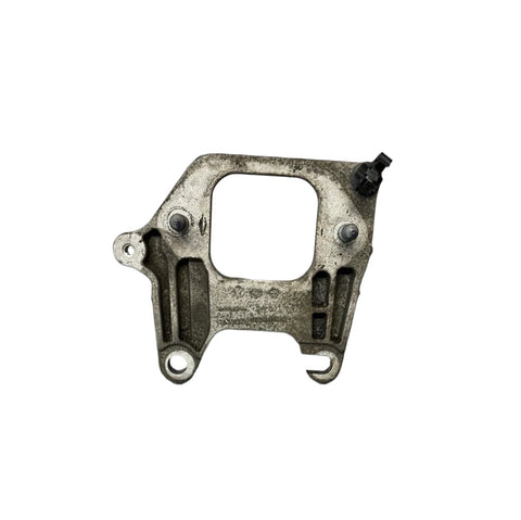 2019 Renault Trafic engine mount bracket